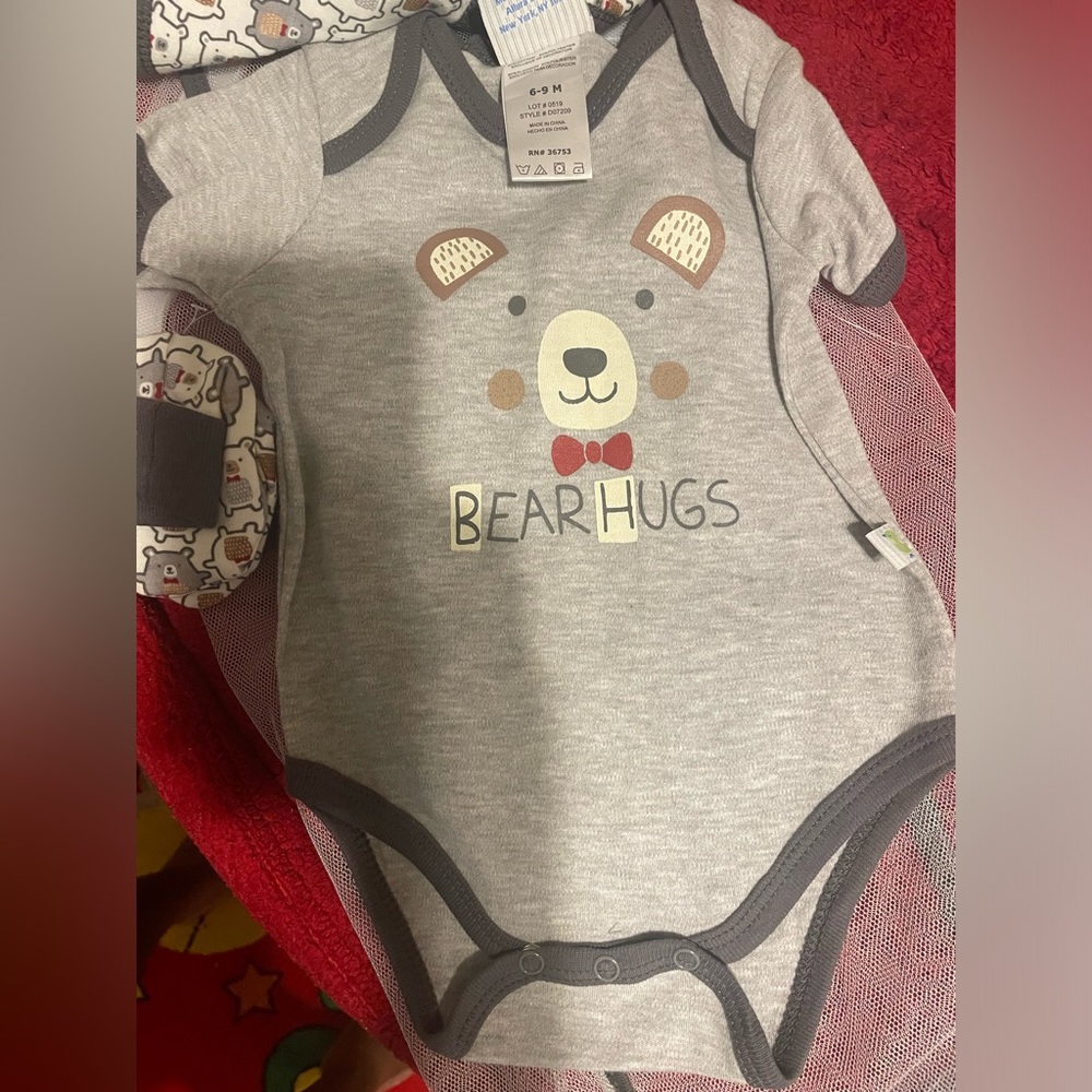 Bear Hugs boys 6-9 months set with garment bag included